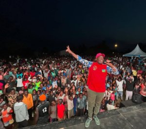 Abantu 1200 bipimishije SIDA, ibihumbi 40 bahabwa udukingirizo mu gitaramo Senderi yakoreye i Kayonza