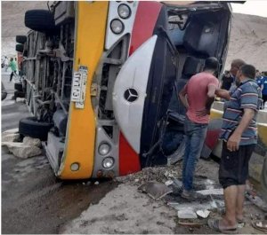 Impanuka ya bus yatikiriyemo Abanyeshuri mu Misiri