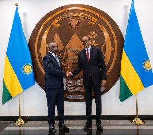 Perezida Kagame yakiriye intumwa ya Brice Oligui Nguema uyobora Gabon