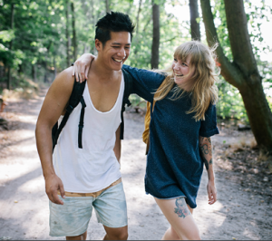 Menya amakosa abakobwa bakunze gukora batabizi bikarakaza abasore bakundana