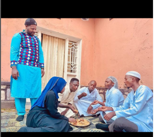 Abanyarwenya barimo Crapton Kibonge bizihije umunsi w'Irayidi mu buryo butangaje(AMAFOTO)