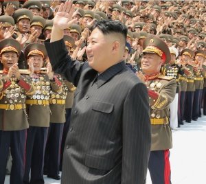 Perezida Kim Jong-un yongeye kuvugwaho cyane kubera gutakaza ibiro 18 [AMAFOTO]