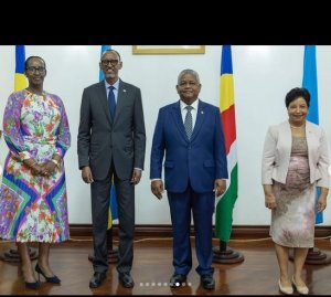 Perezida Kagame na Madamu basesekaye i Seychelles mu ruzinduko rw'iminsi 2 [AMAFOTO]