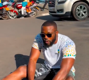 Polisi yakebuye abafatira amashusho mu muhanda mu buryo bushobora guteza impanuka