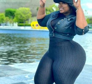 Kuki abakobwa benshi bakunda kugira ikibuno kinini?Sobanukirwa Impamvu