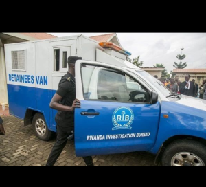 Nyanza:Abarimu babiri batawe muri yombi bakurikiranweho gushyira hanze ibizamini bya Leta