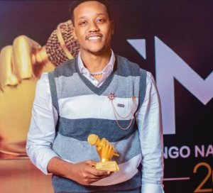 Umwuka mubi ukomeje gututumba hagati ya Element na Country Records bivugwa ko yayivuyemo adasezeye