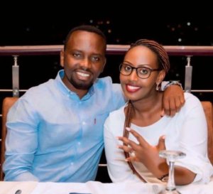 Uwayezu F.Regis wahoze ari umunyamabanga wa FERWAFA yambitse impeta umukobwa bakoranaga [AMAFOTO]