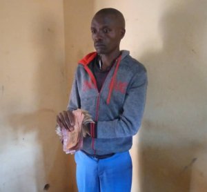 Kirehe: Umugabo yatawe muri yombi azira kwambura umuturage amafaranga amubeshya ko ari umucamanza