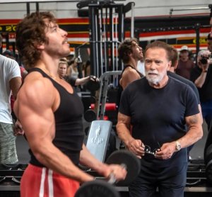 Umuhungu wa Schwarzenegger yateye ikirenge mu cya se mu byo kubaka umubiri
