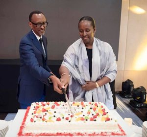 Madamu Jeannette Kagame yakoresheje amagambo yihariye mu kwifuriza isabukuru Perezida Kagame