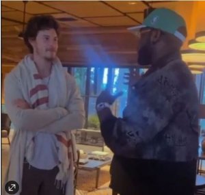 The Ben yishimiye guhura n'icyamamare , Shawn Mendes ukomoka muri Canada