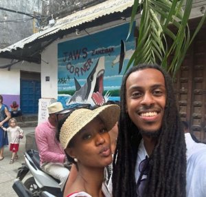 Miss Naomie n'umukunzi we bari kurira ubuzima muri Zanzibar [AMAFOTO]