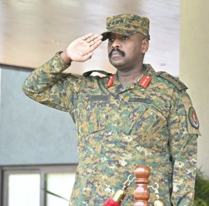 Gen Muhoozi yageze i Kinshasa bwa mbere mu myaka irenga 20