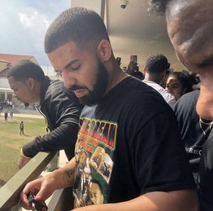 Drake yihanije umusore ukomeje kumwiyitirira agamije inyungu ze bwite yitwaje ko basa cyane