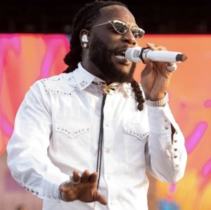 Burna Boy yasabye imbabazi kubera magambo yavuze ku njyana ya Afrobeats