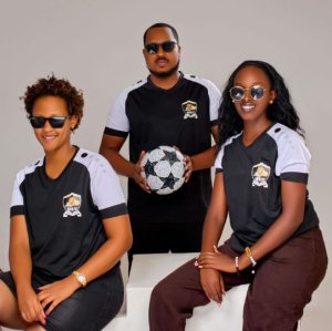 APR FC yashyize hanze imyenda yabafana bayo inatangaza ibiciro ku mukino wayo na Pyramids 