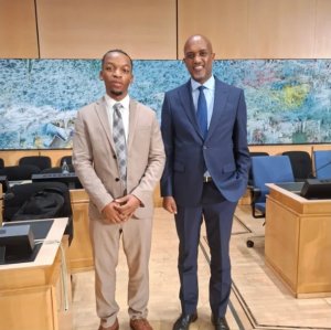 Min. Ugirashebuja yabwiye umuhungu wa Victoire Ingabire ko nyina azabona ubutabera