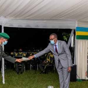 RDF yasezereye abasirikare 1039 basoje amasezerano abandi 410 bajya mu kiruhuko cy'izabukuru