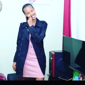 Iby'umusore wanyatse ifoto y'ibanga,Kuba mwiza ntibivuga kwiyandarika-Ibitekerezo bya Adeline