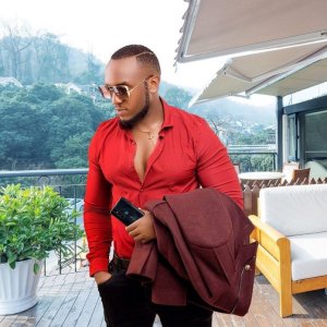 The Ben ahanganye na Diamond, Eddy Kenzo na Ray Vanny mubihembo bitangirwa muri Amerika,yavuze ko akwiriye Intsinzi kuko uyu mwaka yakoze cyane