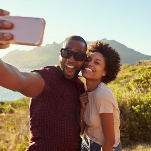 Dore uko umuhungu n'umukobwa bafite urukundo nyarwo bagomba kwitwara