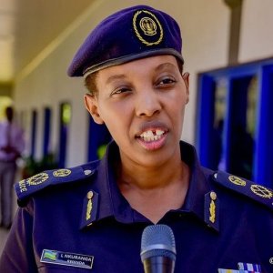 Byinshi kuri ACP Lynder Nkuranga wabaye umugore wa mbere uyoboye urwego rushinzwe abinjira n'abasohoka