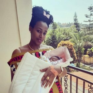 Tom Close n'umufasha we bibarutse umwana wa 5