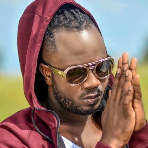 Icyamamare Bebe Cool kigiye gushora agera muri miliyoni 50 atwara abanyamakuru mu nkiko