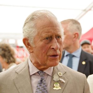 Prince Charles nawe ari mu bazita Izina umwana w'Ingagi