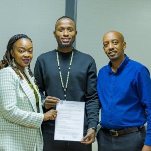  Myugariro Manzi Thierry yerekeje muri AS Kigali nyuma y'igihe nta kipe afite ari gukinira