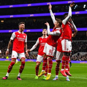 'Arsenal nitwara igikombe nzahita njya kuri Banki nihuta"-Perezida Kagame