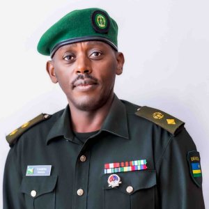  Perezida Kagame yazamuye muntera Lt Col Simon usanzwe ari umukozi w'Imana ukomeye 