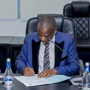 Mwalimu Hakizimana yajuririye icyemezo cya NEC cyo kutamushyira mu biyamamariza kuba Perezida