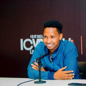 Ese koko Israel Mbonyi yateye inda umukobwa imburagihe?