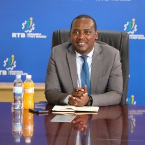  U Rwanda rugiye kubaka amashuri 15 y'icyitegererezo