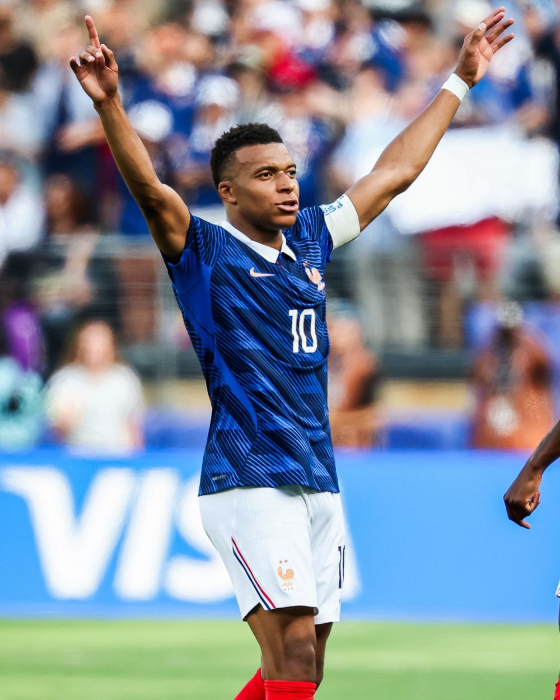 U Bufaransa bwasezereye Suède, Mbappé aca agahigo k'amateka