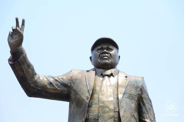 Perezida Tshisekedi yubakiye se igishushanyo