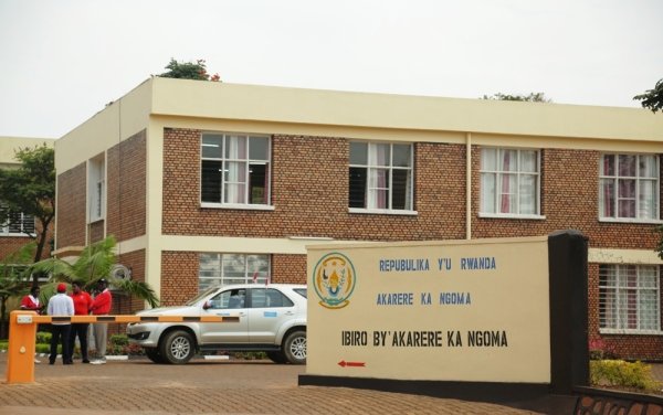 Umukobwa yabenzwe amasaha make mbere y'ubukwe nyuma yo kuvumburwa ko yamaze igihe abeshya umukunzi we