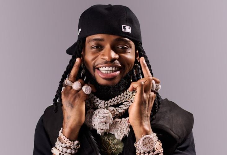 Diamond yahishuye amafaranga yahembwe bwa mbere n'icyo yayakoresheje anakebura abahanzi bakizamuka