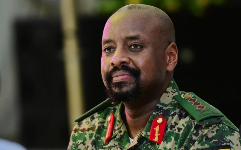 Gen. Muhoozi yashyize mu bikorwa ibyo yari yavuze, afunga ibitangazamakuru bikomeye muri Uganda