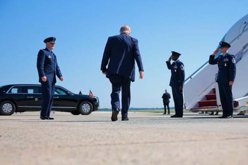 Tito Rutaremara yemeza ko Amerika yibeshye mu gushora intambara kuri Iran